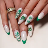 Green St Patrick' Day Nail